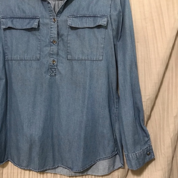 Old navy chambray relaxed top - Picture 4 of 5